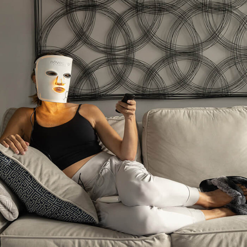 NovaaLab Glow Therapy Mask Women Red Light Compressed