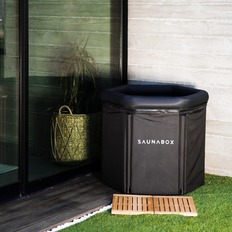 saunabox plungebox outside house